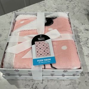 Disney Minnie Mouse Plush Throw in Gift Box